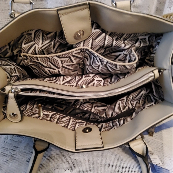 Purse - Picture 14 of 16